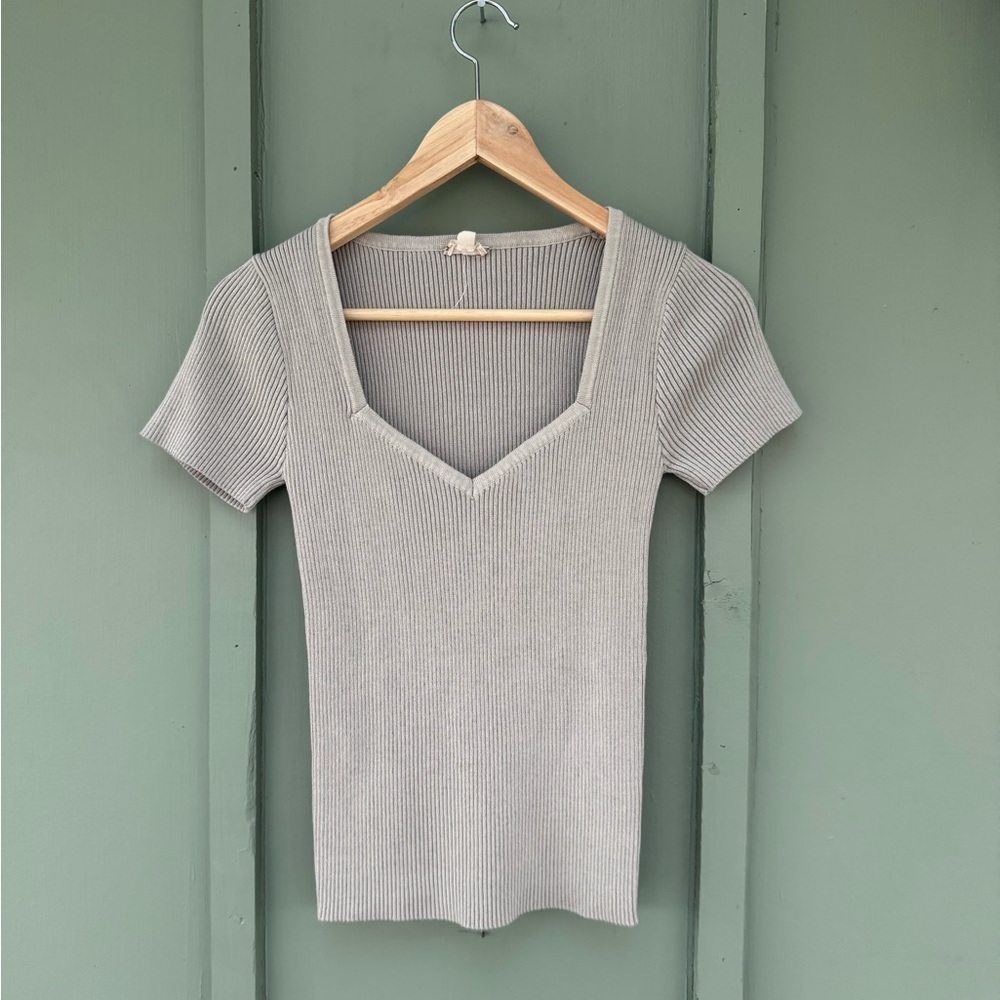 Gray Fitted Ribbed Short Sleeve Tee